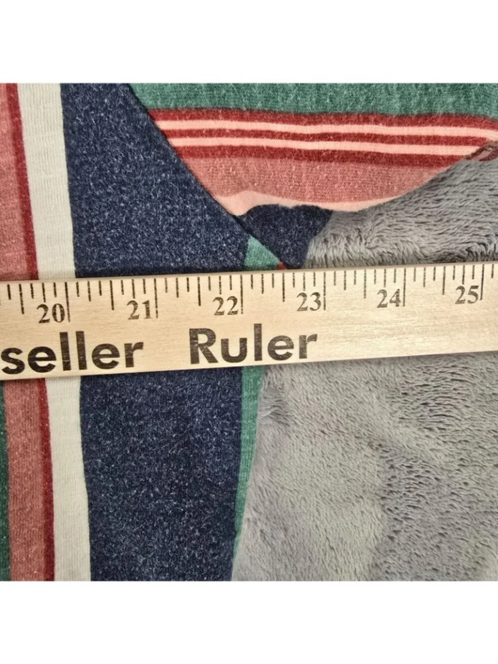 Guess Jeans U.S.A. Embroidered Logo Faded Multicolor Striped T-Shirt (M) - Picture 11 of 12